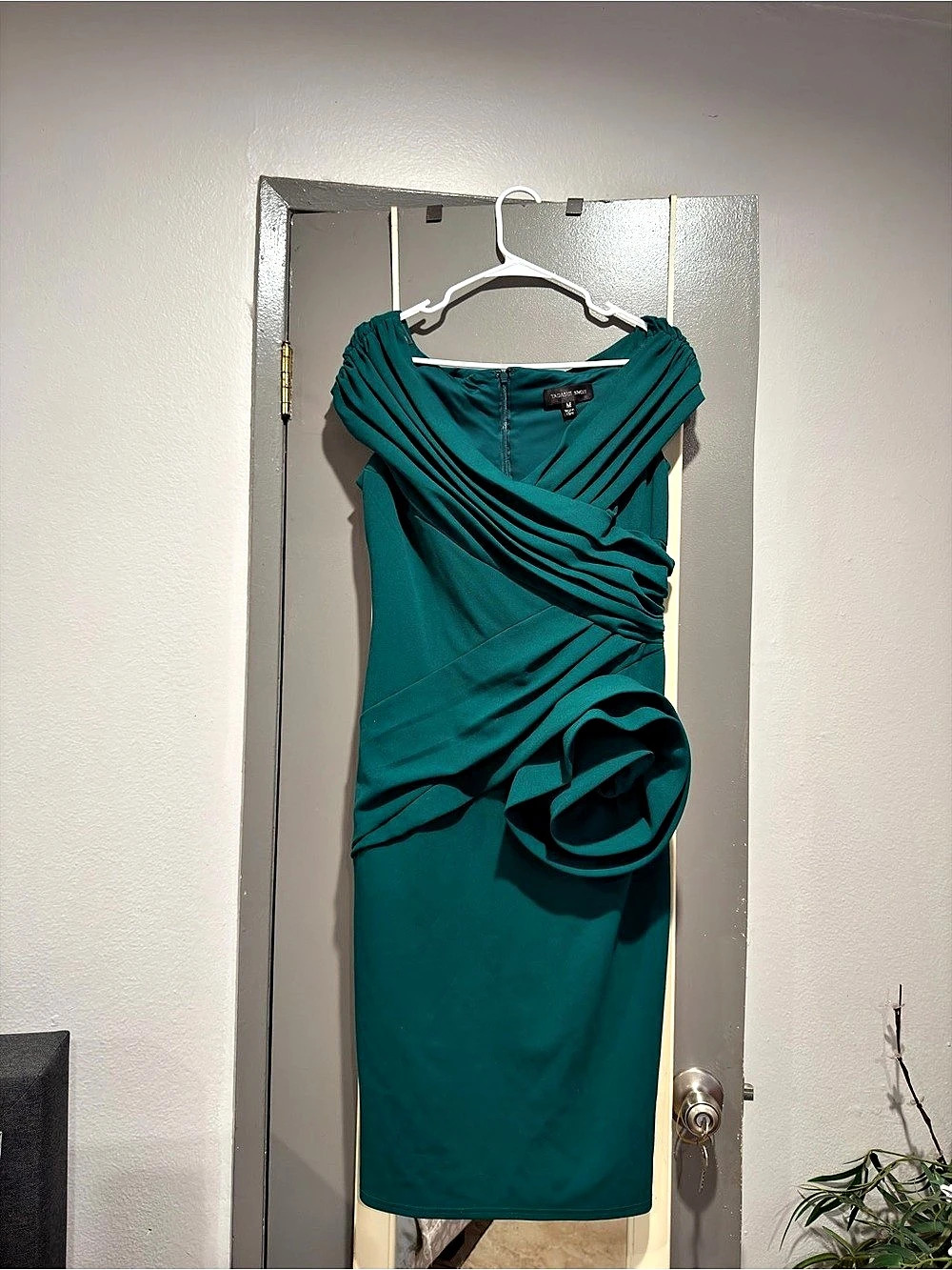 Tadashi Shoji Draped Midi Dress in Green Size Medium - Picture 4 of 5